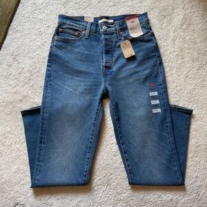 NWT Levi's Wedgie Straight Women's Jeans Size 29/28